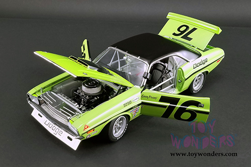 Acme | Sam Posey #76 Dodge Challenger Trans Am (1970, 1/18 scale diecast model car, Green) 1806009