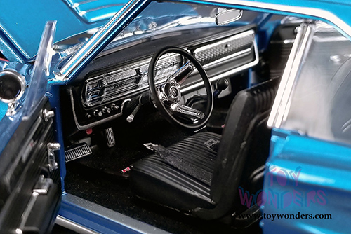 Acme | Dodge Coronet&reg; R/T Hardtop (1967, 1/18 scale diecast model car, Bright Blue) 1806601