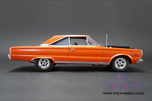 Acme - Plymouth GTX&reg; HEMI Bullet Hardtop (1967, 1/18 scale diecast model car, Orange) 1806702