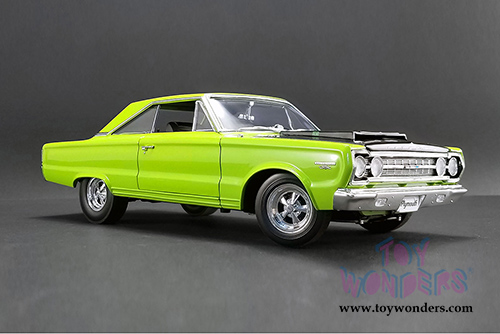 Acme - Plymouth GTX&reg; Hard Top (1967, 1/18 scale diecast model car, Limelight Green) 1806703