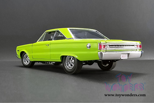 Acme - Plymouth GTX&reg; Hard Top (1967, 1/18 scale diecast model car, Limelight Green) 1806703