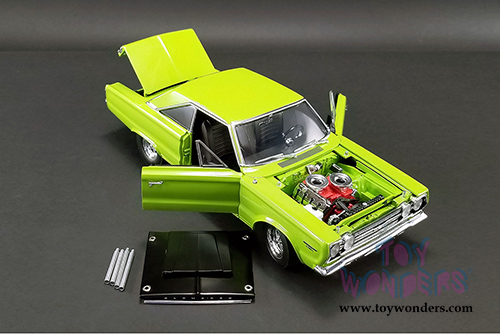 Acme - Plymouth GTX&reg; Hard Top (1967, 1/18 scale diecast model car, Limelight Green) 1806703
