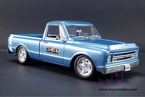 Acme - Chevrolet C-10 Nickey Chevrolet Custom Shop Pickup Truck (1967, 1/18 scale diecast model car, Marina Blue) 1807205
