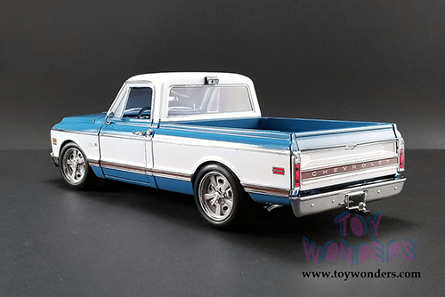 Acme - Chevrolet&reg; C10 Custom Pickup Truck (1971, 1/18 scale diecast model car, Blue w/White) 1807209