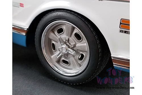 Acme - Chevrolet&reg; C10 Custom Pickup Truck (1971, 1/18 scale diecast model car, Blue w/White) 1807209