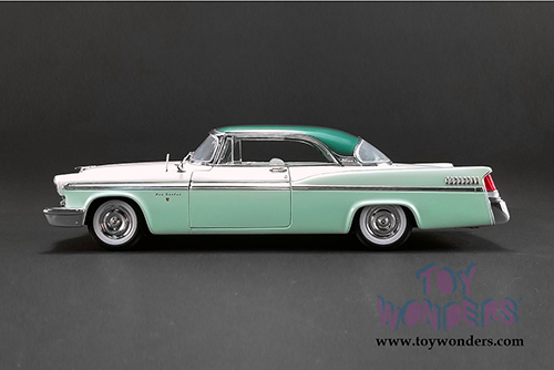 Acme - Chrysler New Yorker St. Regis Hardtop (1956, 1/18 scale diecast model car, Mint Green/White) 1809003