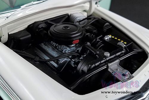 Acme - Chrysler New Yorker St. Regis Hardtop (1956, 1/18 scale diecast model car, Mint Green/White) 1809003