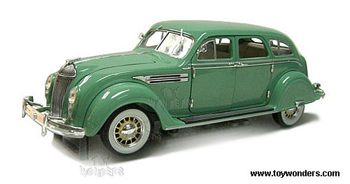 Signature Models - Chrysler Airflow (1936, 1/18 scale diecast model car, Green) 18126