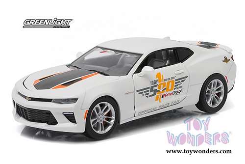 Greenlight - Chevrolet Camaro Indianapolis 500&reg; Pace Car (2016, 1/24 scale diecast model car, White) 18223