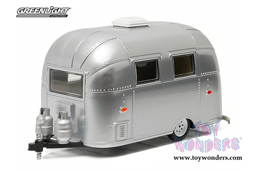 Greenlight - Airstream Bambi 16' Camper Trailer 1 (1/24 scale diecast model car, Polished Chrome) 18228