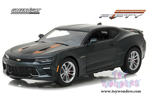 Greenlight - Chevrolet&reg; Camaro&reg; SS&trade; 50th Anniversary Edition Hard Top (2017, 1/24 scale diecast model car, Black) 18234