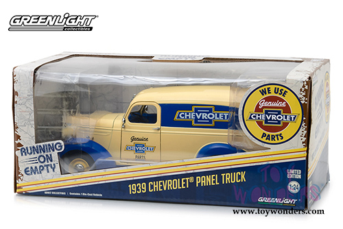 Greenlight - Running on Empty | Genuine Chevrolet&reg; Parts Chevrolet&reg; Panel Truck (1939, 1/24 scale diecast model car, Cream/Blue) 18242