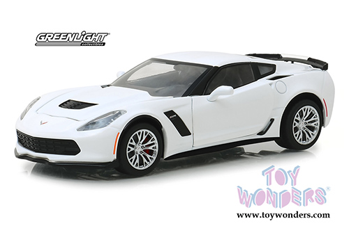 Greenlight - Chevrolet&reg; Corvette&reg; Z06 Coupe (2019, 1/24 scale diecast model car, Artic White) 18250