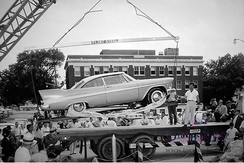 18261 Greenlight 1957 Plymouth Belvedere Unearthed model diecast car