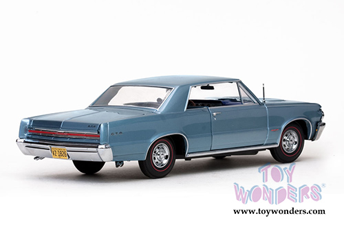 Sun Star USA - Pontiac GTO Hard Top (1964, 1/18 scale diecast model car, Yorktown Blue) 1826BU