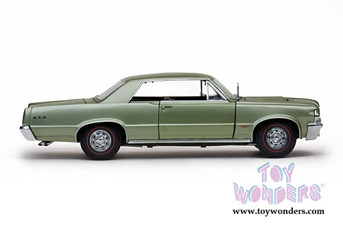 Sun Star USA - Pontiac GTO Hardtop (1964, 1/18 scale diecast model car, Pinehurst Green) 1827GN
