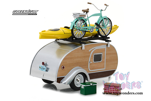 Greenlight - Hitch & Tow Trailers Series 3 | Tear Drop Trailer with Accessories (1947, 1/24 scale diecast model car, Beige) 18430A/12