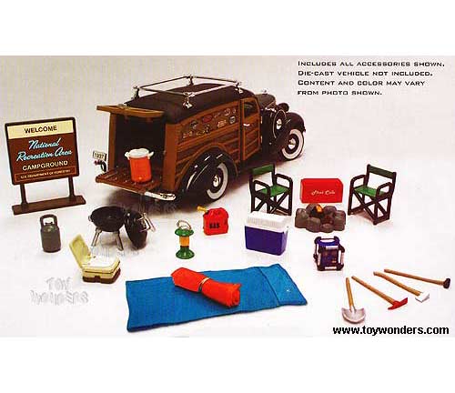 Garage Diorama Accessory Set - Happy Camper (1:24) 18430