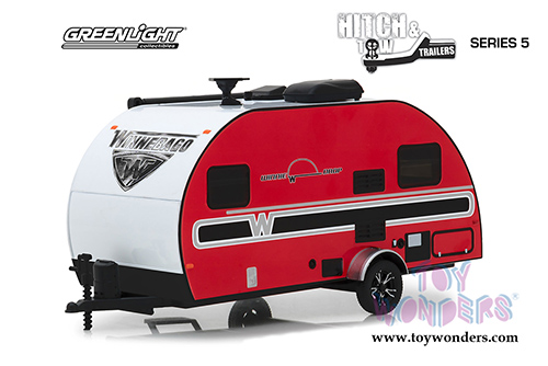 Greenlight - Hitch & Tow Trailers Series 5 | Winnebago Winnie Drop Travel Trailer (2017, 1/24 scale diecast model car, White/Red) 18450B/12