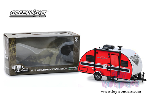 Greenlight - Hitch & Tow Trailers Series 5 | Winnebago Winnie Drop Travel Trailer (2017, 1/24 scale diecast model car, White/Red) 18450B/12