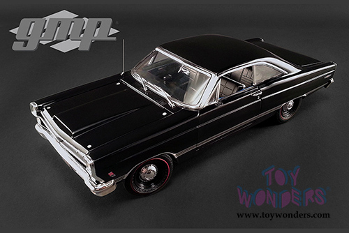 GMP - Ford Fairlane XL 427 R Code Hard Top (1967, 1/18 scale diecast model car, Black) 18803BK