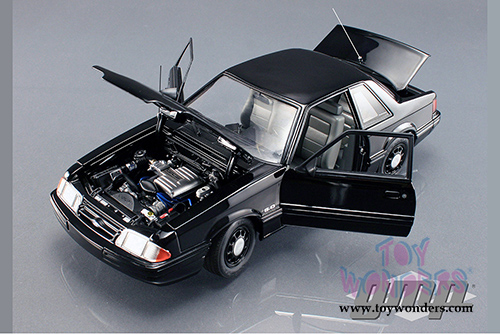 GMP - FBI Pursuit Ford Mustang Hard Top (1992, 1/18 scale diecast model car, Black) 18805BK