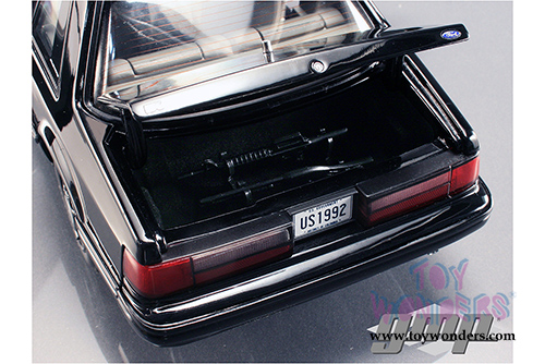 GMP - FBI Pursuit Ford Mustang Hard Top (1992, 1/18 scale diecast model car, Black) 18805BK