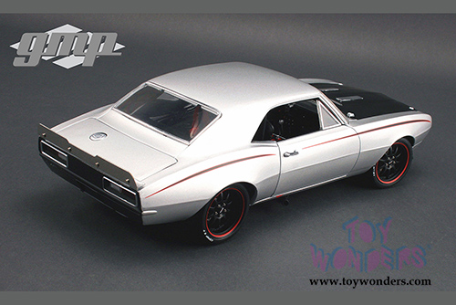 GMP - Chevy Camaro Hard Top (1967, 1/18 scale diecast model car, Sliver) 18806SV
