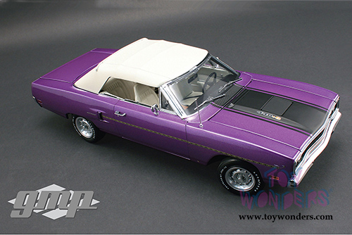 GMP - Plymouth Road Runner Convertible (1970, 1/18 scale diecast model car, Purple) 18810