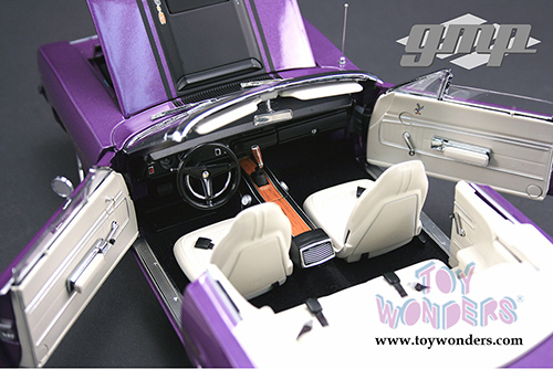 GMP - Plymouth Road Runner Convertible (1970, 1/18 scale diecast model car, Purple) 18810