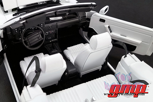 18824 Greenlight GMP 1993 Ford Mustang LX 5.0L Convertible model diecast car