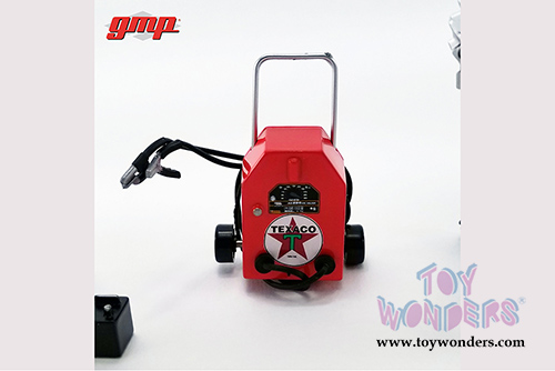 GMP - Texaco Oil Garage Shop Tool Set 1 (6 pc. set, 1:18 Scale) 18870