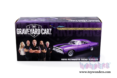 GMP - Graveyard Carz Plymouth Road Runner Hard Top (1970, 1/18 scale diecast model car, Purple) 18897