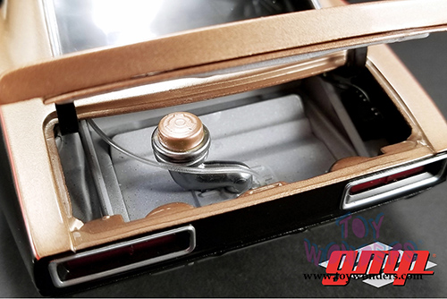 GMP - Smokey Yunick's #13 Chevrolet&reg; Camaro&reg; Hardtop (1967, 1/18 scale diecast model car, Black/Gold) 18901