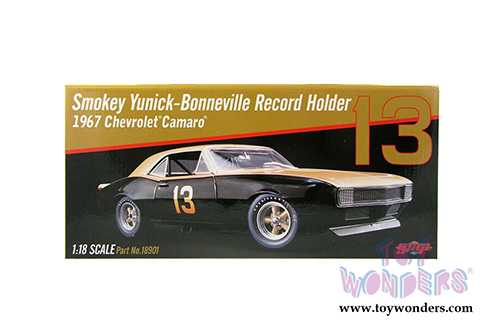 GMP - Smokey Yunick's #13 Chevrolet&reg; Camaro&reg; Hardtop (1967, 1/18 scale diecast model car, Black/Gold) 18901