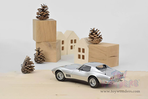Norev - Chevrolet&reg; Corvette Coupe (1969, 1/18 scale diecast model car, Silver) 189032