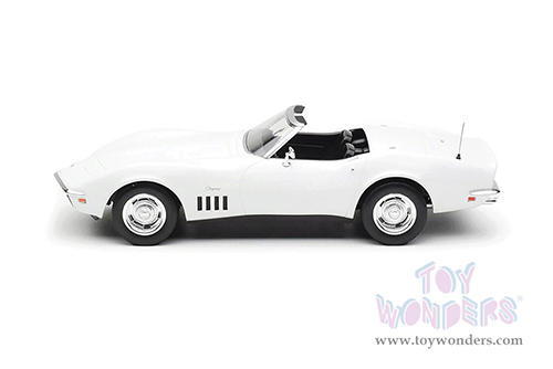 Norev - Chevrolet® Corvette Convertible (1969, 1/18 scale diecast model car, White) 189038