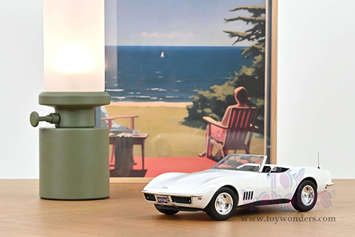 Norev - Chevrolet® Corvette Convertible (1969, 1/18 scale diecast model car, White) 189038