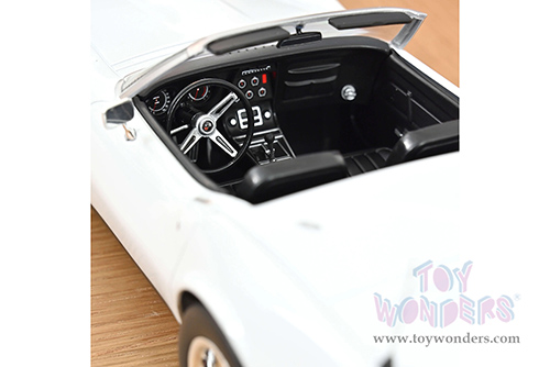 Norev - Chevrolet® Corvette Convertible (1969, 1/18 scale diecast model car, White) 189038