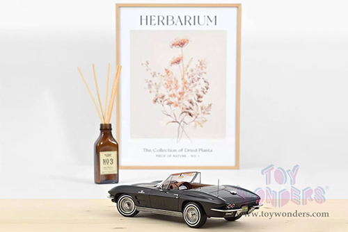 Norev - Chevrolet&reg; Corvette Stingray Cabriolet (1963, 1/18 scale diecast model car, Black) 189055