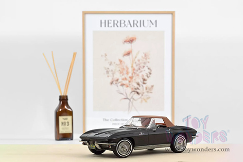 Norev - Chevrolet&reg; Corvette Stingray Cabriolet (1963, 1/18 scale diecast model car, Black) 189055