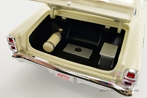 Acme - Ford Fairlane - 427 SOHC White Lightning (1967, 1/18 scale diecast model car, Cream) 18931