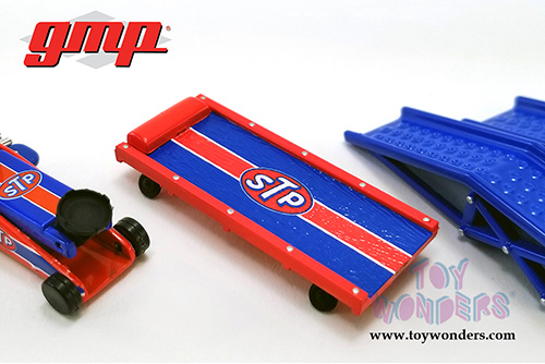 GMP - STP&reg; Oil Shop Tool Set 2 (1:18 Scale, Blue/Red) 18939