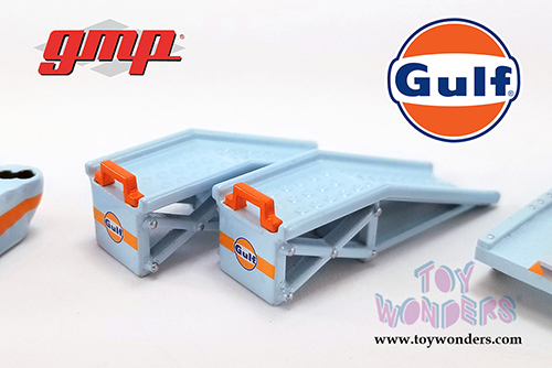 GMP - Gulf Oil Shop Tool Set 2 (1:18 Scale, Light Blue/Orange) 18942