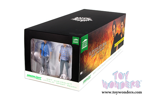 Greenlight - Artisan Supernatural (TV Series 2005) - Chevrolet Impala Sport Hardtop with Sam and Dean Figures (1967, 1/18 scale diecast model car, Black) 19021