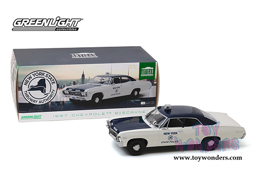 Greenlight - Artisan Chevrolet&reg; Biscayne New York State Police NYSP (1967, 1/18 scale diecast model car, White/Blue) 19054
