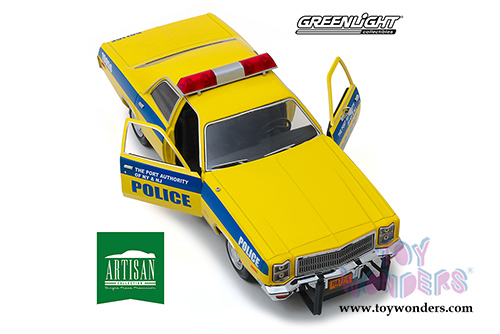 Greenlight - Artisan Plymouth Fury - Port Authority of New York & New Jersey Police (1977, 1/18 scale diecast model car, Yellow) 19056