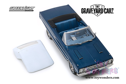 Greenlight - Artisan Graveyard Carz Plymouth Belvedere GTX Convertible (1967, 1/18 scale diecast model car, Dark Blue) 19059
