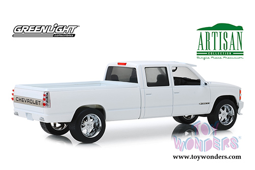 Greenlight - Artisan Chevrolet&reg; Silverado 3500 Crew Cab Pickup Truck (1997, 1/18 scale die cast model car, Olympic White) 19072
