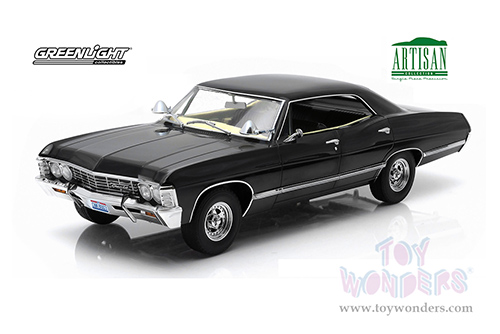 Greenlight - Artisan Chevrolet&reg; Impala Sport Sedan Hardtop (1967, 1/18 scale diecast model car, Tuxedo Black) 19119